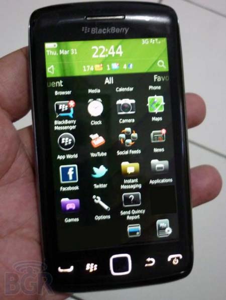 Новинка - BlackBerry Touch 9860 от RIM